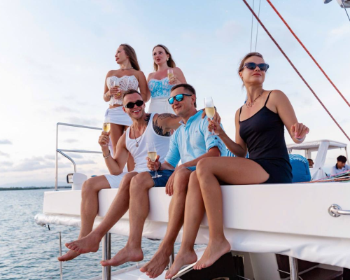 Вечерний круиз THEIA YACHTING — Нячанг