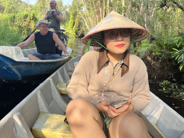 Anna Nguyễn - operator & booker